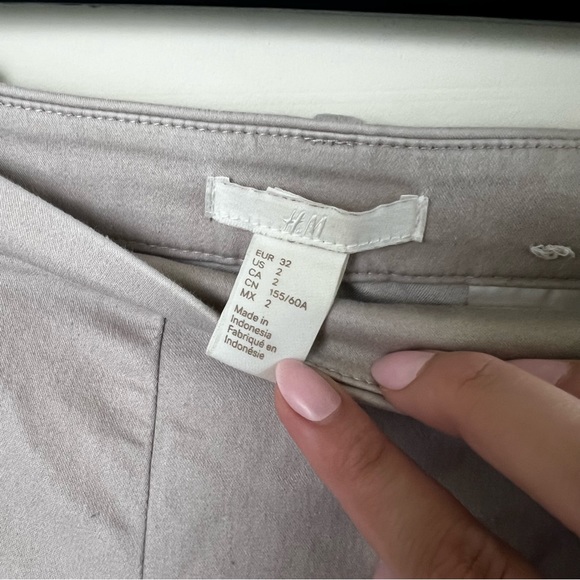 H&M slacks business pants khakis work clothes light brown beige neutrals gray - Picture 3 of 8